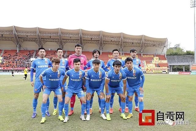 FIBA社媒晒片段：就算都坐下也投不进？伦纳特回了句